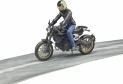 Bruder 63050 Motorrijder Met Ducati Scrambler Cafe-racer -Bekend Speelgoeds Winkel bruder 63050 ducatie motorfiets motorrijder caferacer 2
